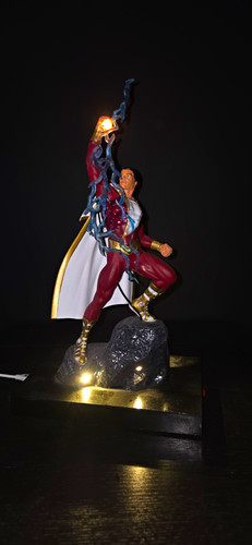 Diamond select toys gallery - diamond,